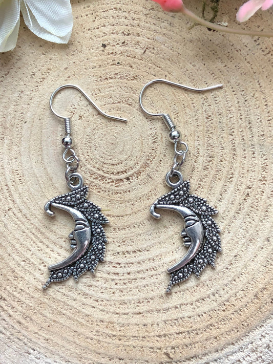 Pretty Moon Earrings - Celestial Witchy Earring - Moon Lover Witch Earrings - Gifts for Goths