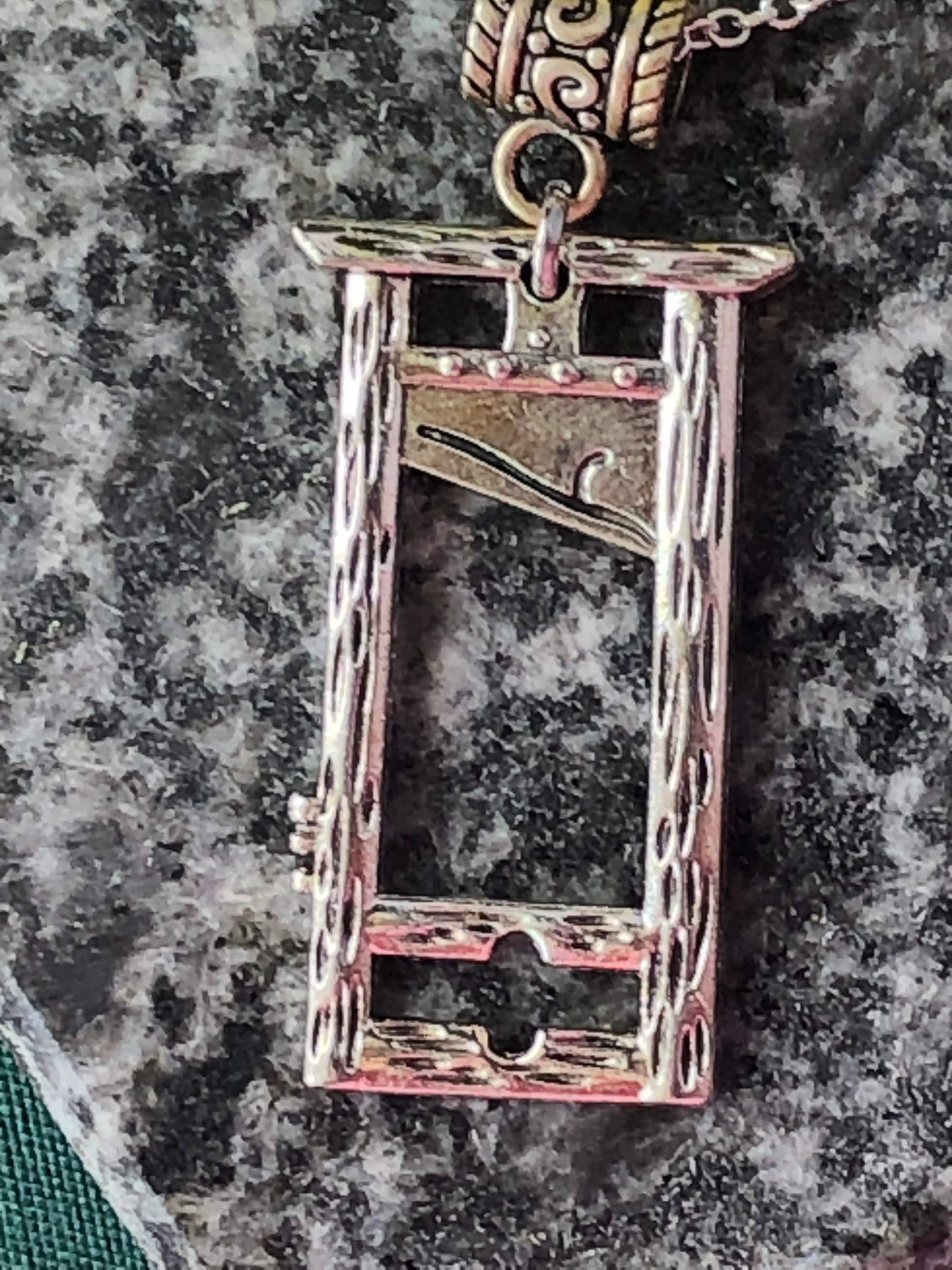 Silver Guillotine Necklace