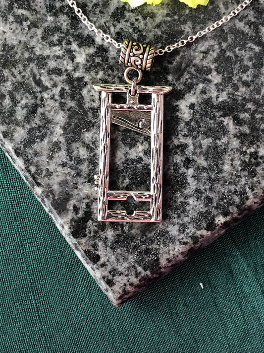 Silver Guillotine Necklace